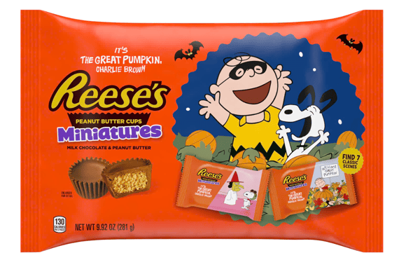A Reese’s Peanut Butter Cups Miniatures bag shows Charlie and Snoopy celebrating Halloween in a pumpkin patch under the stars — a classic scene from the movie It’s The Great Pumpkin, Charlie Brown.