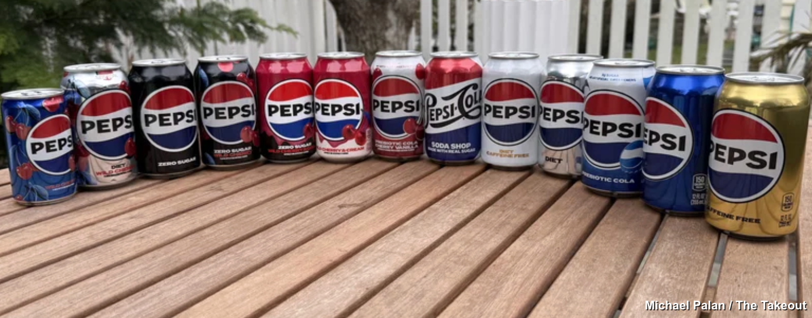 Various kinds of Pepsi sit in a row.